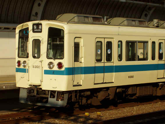 ���c�}9000�`